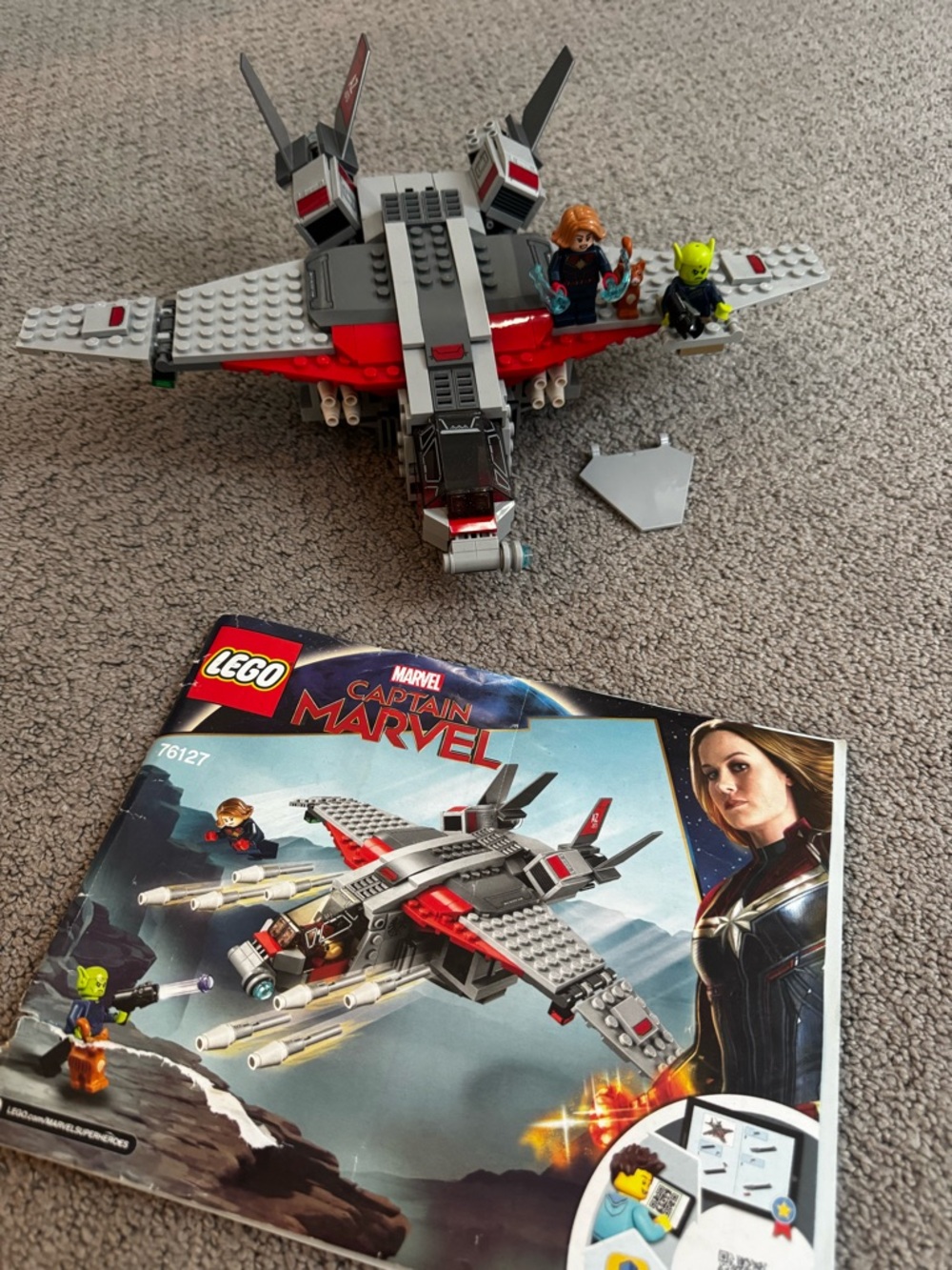 LEGO Captain Marvel and the Skrull Attack incomplete set